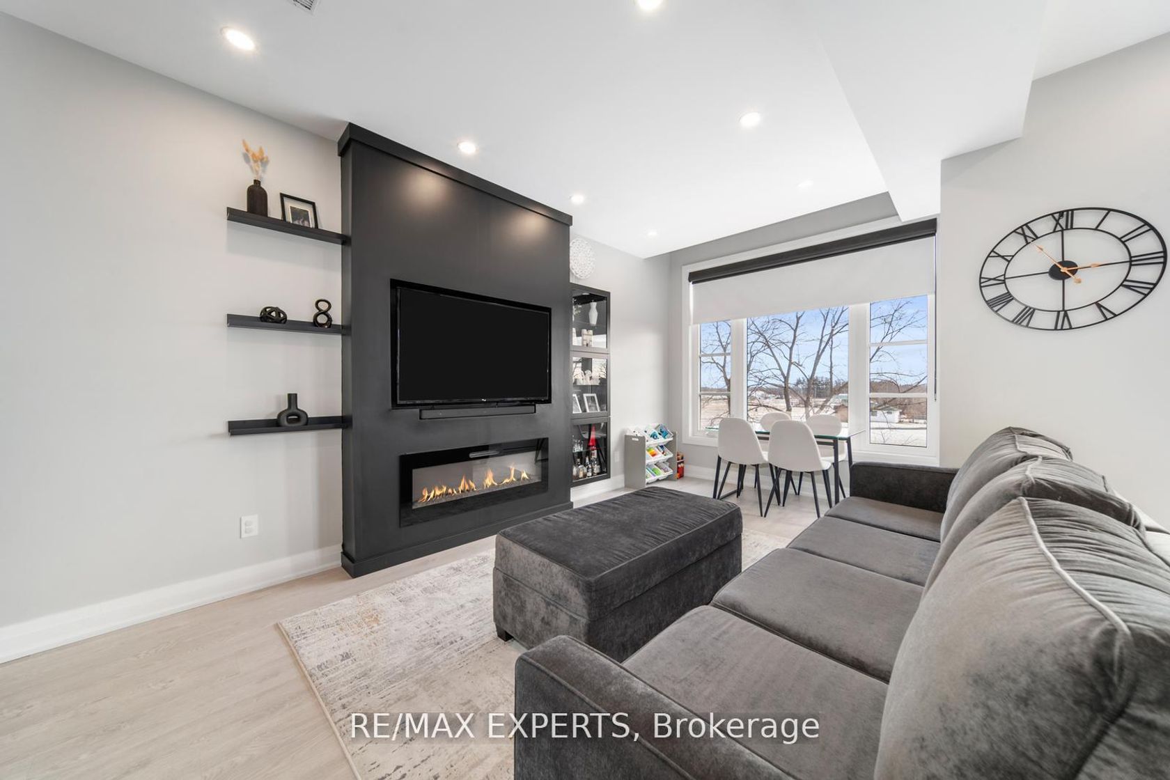 40 - 8167 Kipling Avenue, West Woodbridge, Vaughan 