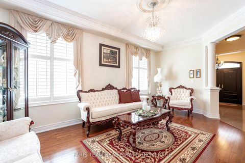 Photo 11 at 45 Via Piani Road, Vellore Village, Vaughan