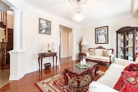 Photo 12 at 45 Via Piani Road, Vellore Village, Vaughan