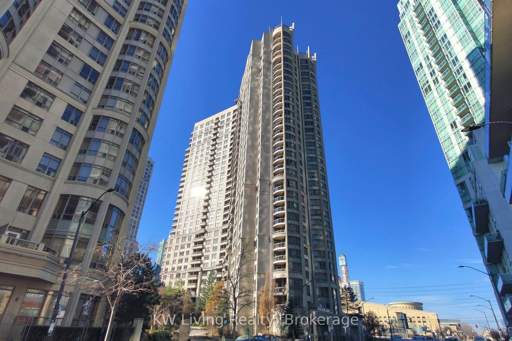 733 - 3888 Duke Of York Boulevard, City Centre, Mississauga by Loree Meneguzzi Real Estate 733 - 3888 Duke Of York Boulevard, City Centre, Mississauga