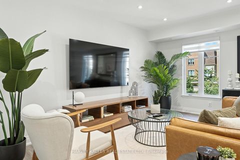 Photo 3 at 326 - 30 Western Battery Road, Niagara, Toronto