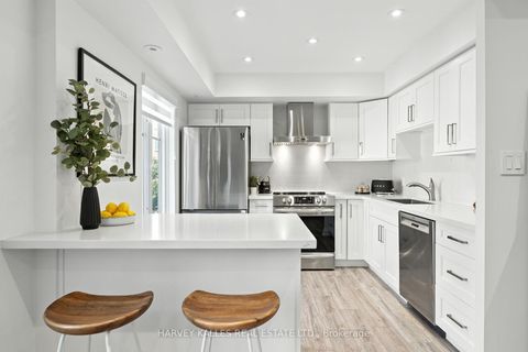 Photo 7 at 326 - 30 Western Battery Road, Niagara, Toronto
