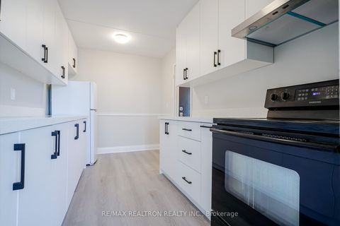 Photo 16 at 602 - 2 Glamorgan Avenue, Dorset Park, Toronto