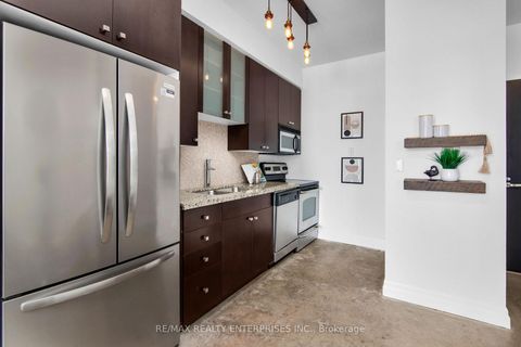 Photo 8 at 913 - 1005 King Street W, Niagara, Toronto