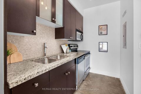 Photo 9 at 913 - 1005 King Street W, Niagara, Toronto