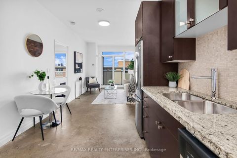 Photo 10 at 913 - 1005 King Street W, Niagara, Toronto