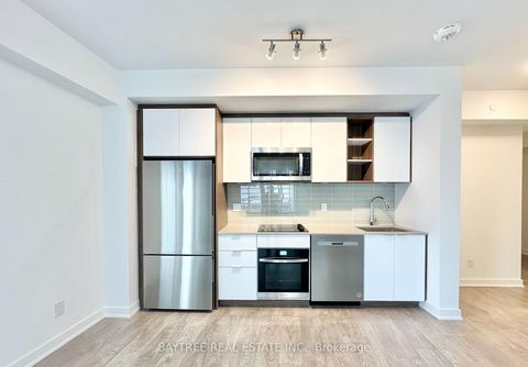 Photo 2 at 544 - 543 Richmond Street W, Waterfront Communities C1, Toronto