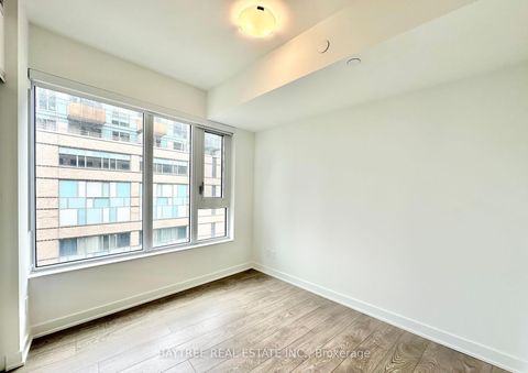 Photo 5 at 544 - 543 Richmond Street W, Waterfront Communities C1, Toronto