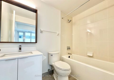 Photo 10 at 544 - 543 Richmond Street W, Waterfront Communities C1, Toronto