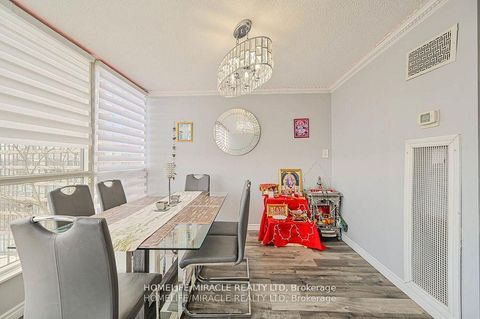 Photo 12 at 511 - 5 Rowntree Road, Jamestown, Toronto