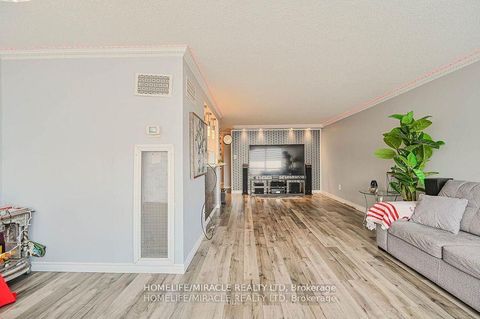 Photo 13 at 511 - 5 Rowntree Road, Jamestown, Toronto