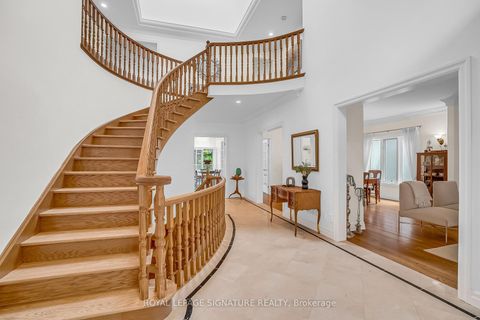 Photo 2 at 20 Hurlingham Crescent, Don Mills, Toronto