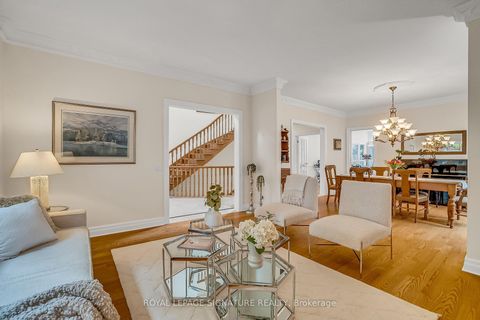 Photo 7 at 20 Hurlingham Crescent, Don Mills, Toronto