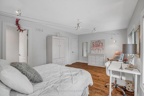 Photo 30 at 20 Hurlingham Crescent, Don Mills, Toronto