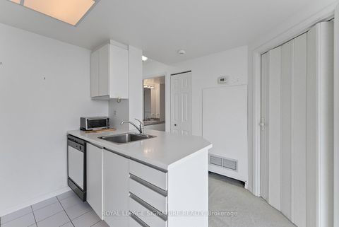 Photo 5 at 2509 - 7 Concorde Place, Don Mills, Toronto