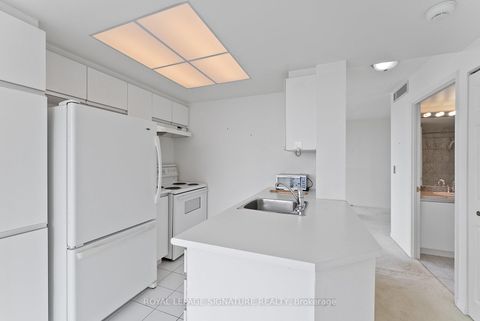 Photo 6 at 2509 - 7 Concorde Place, Don Mills, Toronto