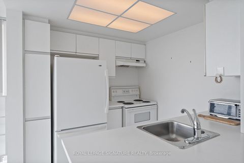 Photo 7 at 2509 - 7 Concorde Place, Don Mills, Toronto