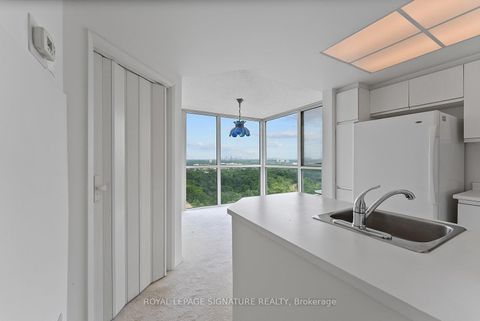 Photo 8 at 2509 - 7 Concorde Place, Don Mills, Toronto