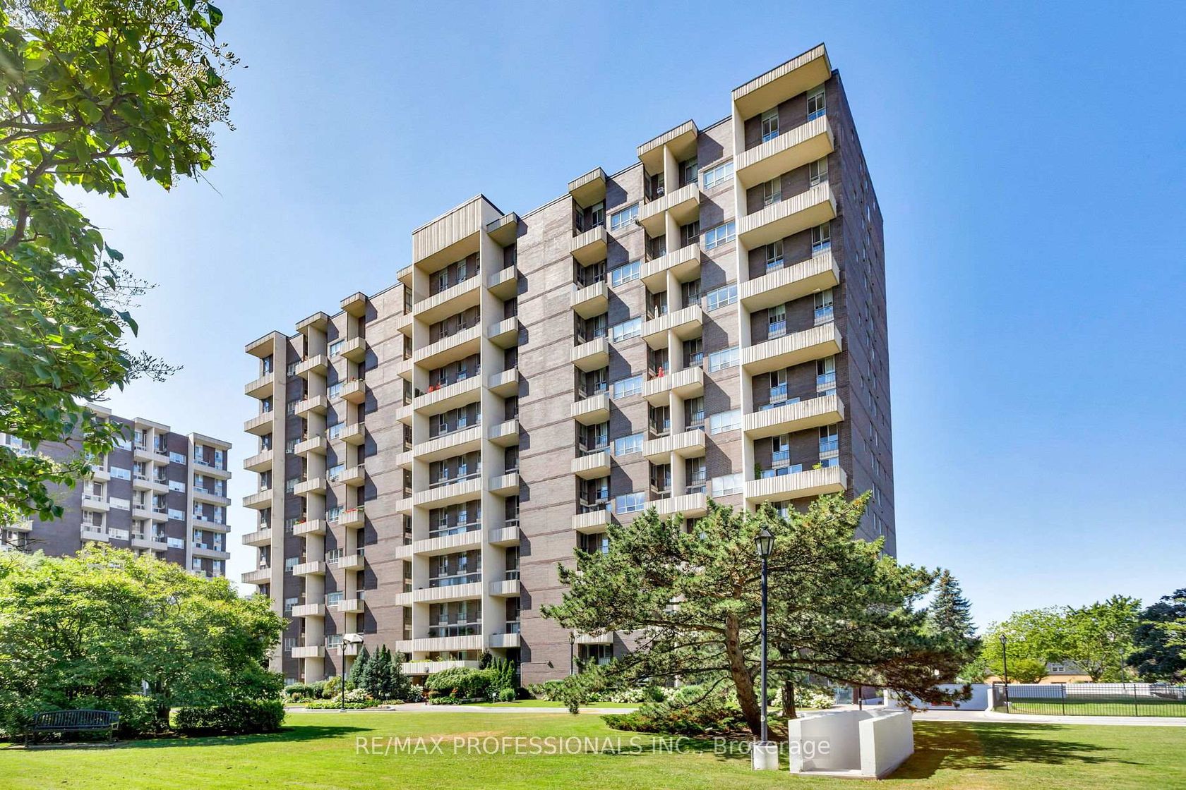 510 - 35 Ormskirk Avenue, Swansea, Toronto 