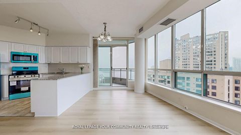 Photo 12 at 2323 - 230 Queens Quay W, Waterfront Communities C1, Toronto