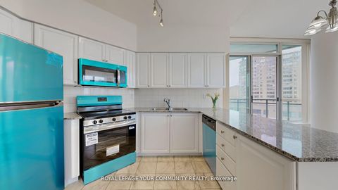 Photo 14 at 2323 - 230 Queens Quay W, Waterfront Communities C1, Toronto