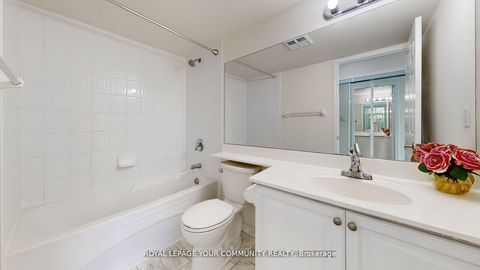 Photo 19 at 2323 - 230 Queens Quay W, Waterfront Communities C1, Toronto