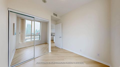 Photo 23 at 2323 - 230 Queens Quay W, Waterfront Communities C1, Toronto