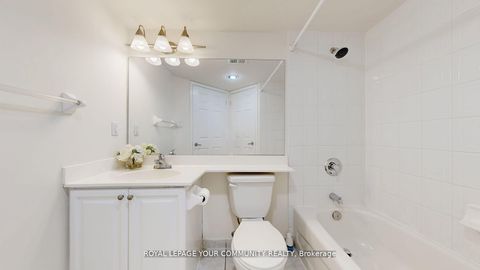 Photo 24 at 2323 - 230 Queens Quay W, Waterfront Communities C1, Toronto