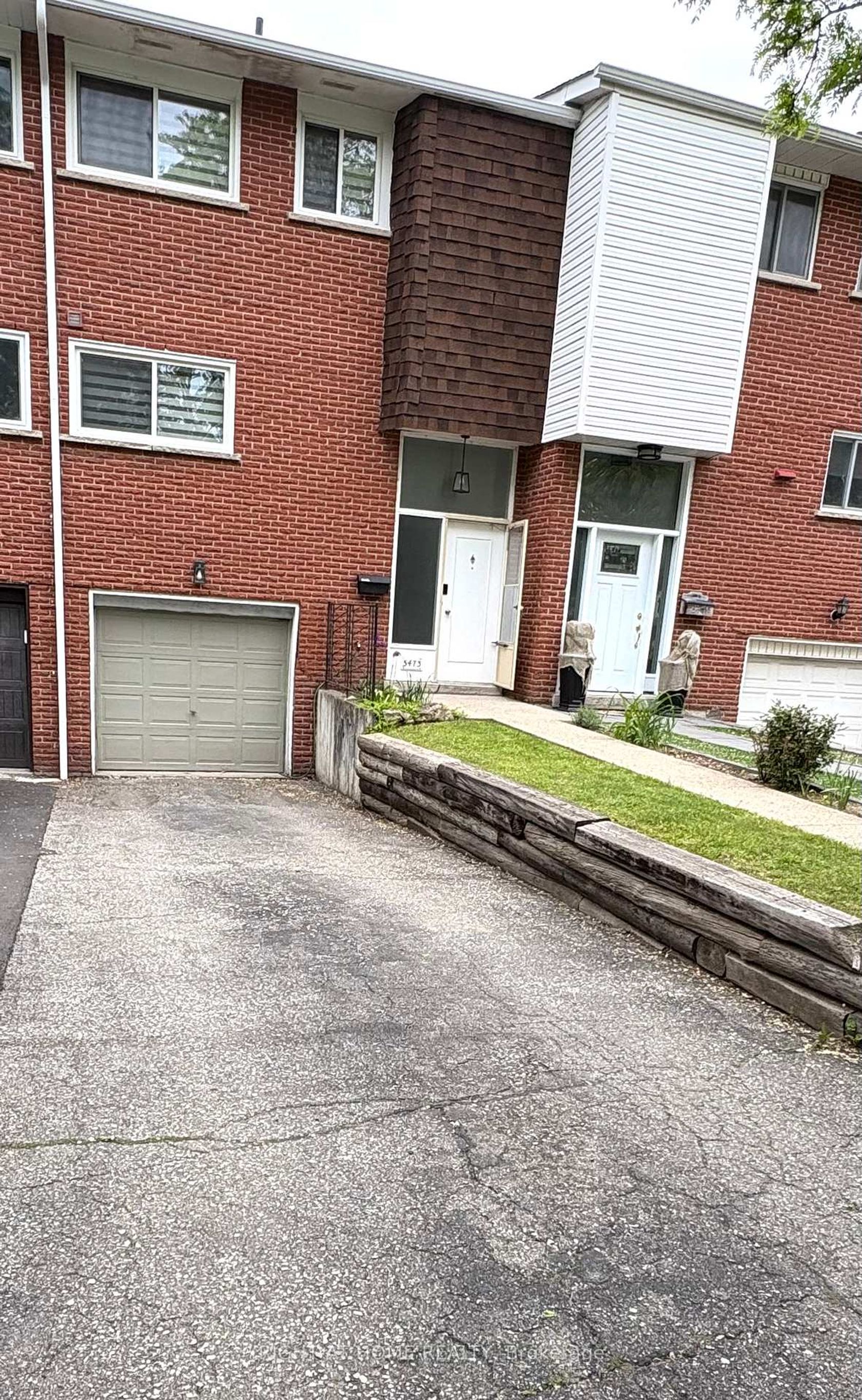 5473 Schueller Crescent, Appleby, Burlington 