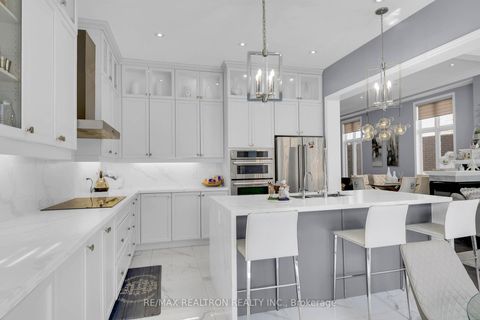 Photo 16 at 15 Cannes Avenue E, Vellore Village, Vaughan