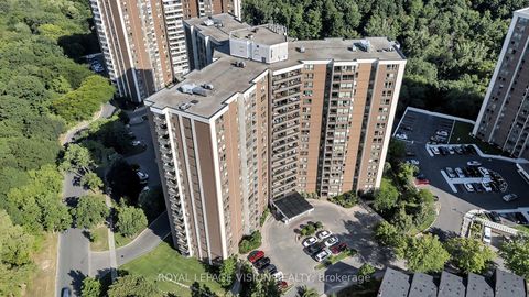 Photo 3 at 801 - 5 Vicora Linkway, Flemingdon Park, Toronto