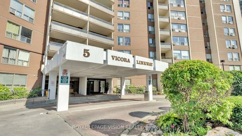 Photo 4 at 801 - 5 Vicora Linkway, Flemingdon Park, Toronto