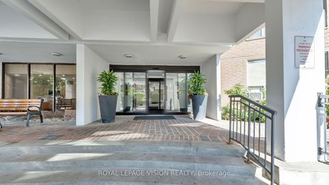 Photo 5 at 801 - 5 Vicora Linkway, Flemingdon Park, Toronto