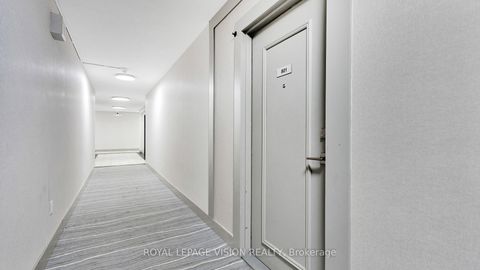 Photo 8 at 801 - 5 Vicora Linkway, Flemingdon Park, Toronto