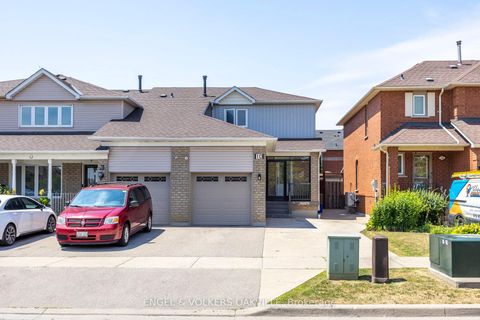 Photo 0 at 10 Crieff Avenue, Maple, Vaughan