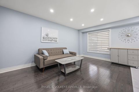 Photo 14 at 10 Crieff Avenue, Maple, Vaughan