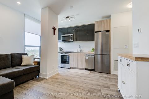 Photo 13 at 534 - 3100 Keele Street, CFB, Toronto