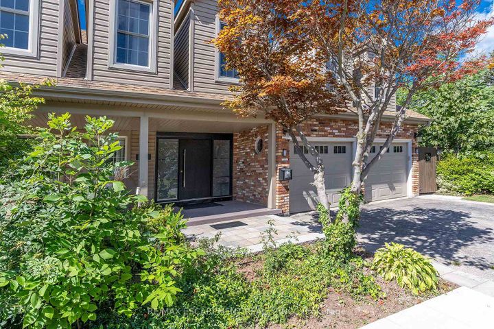 Photo 2 at 436 GOODRAM Drive, Shoreacres, Burlington
