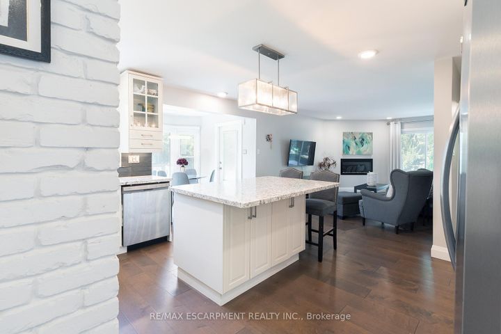 Photo 9 at 436 GOODRAM Drive, Shoreacres, Burlington