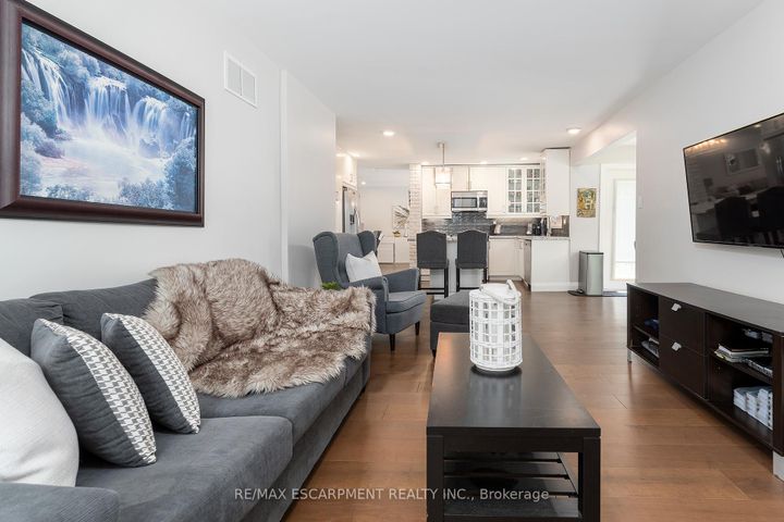 Photo 15 at 436 GOODRAM Drive, Shoreacres, Burlington