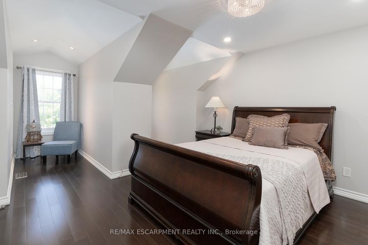 Photo 21 at 436 GOODRAM Drive, Shoreacres, Burlington