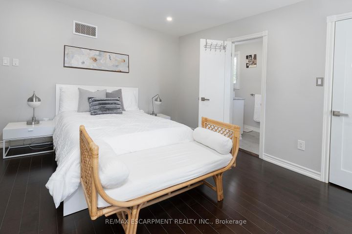 Photo 24 at 436 GOODRAM Drive, Shoreacres, Burlington