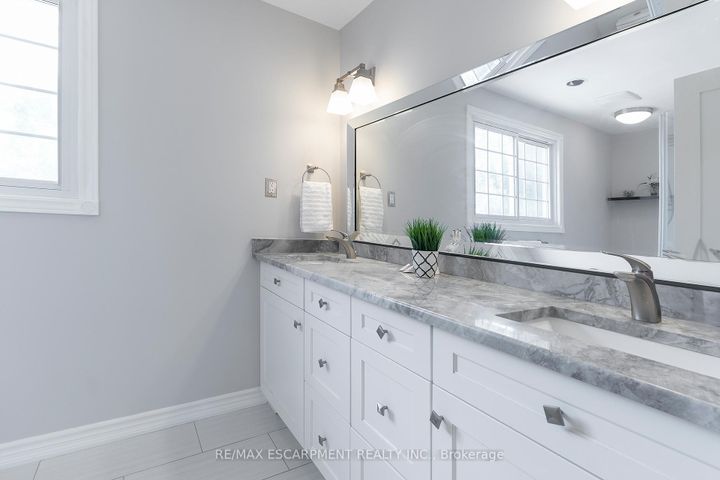 Photo 26 at 436 GOODRAM Drive, Shoreacres, Burlington
