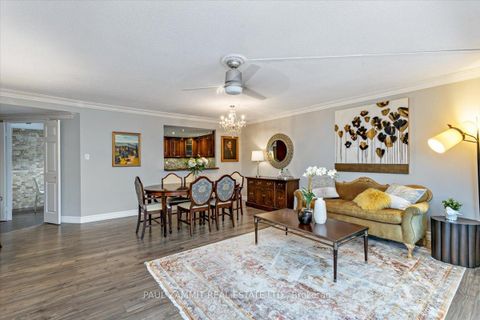 Photo 4 at 709 - 5 Weldrick Road W, North Richvale, Richmond Hill