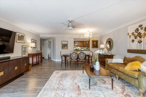 Photo 5 at 709 - 5 Weldrick Road W, North Richvale, Richmond Hill
