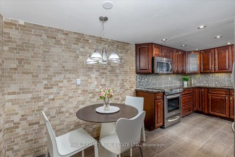 Photo 12 at 709 - 5 Weldrick Road W, North Richvale, Richmond Hill
