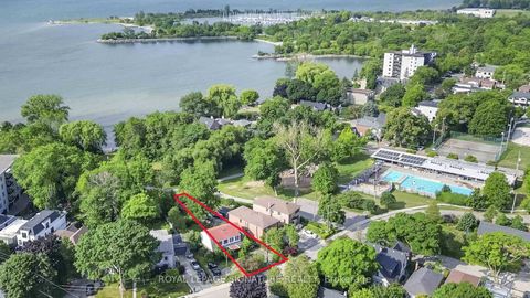 Photo 2 at 175B Lake Shore Drive, New Toronto, Toronto