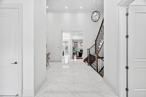 Photo 2 at 24 Grand Vellore Crescent, Vellore Village, Vaughan