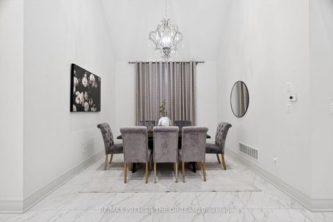 Photo 7 at 24 Grand Vellore Crescent, Vellore Village, Vaughan