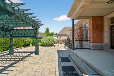 Photo 35 at 24 Grand Vellore Crescent, Vellore Village, Vaughan